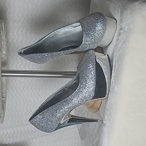 NWOT Pleaser platform high heeled dress shoe. Size 14